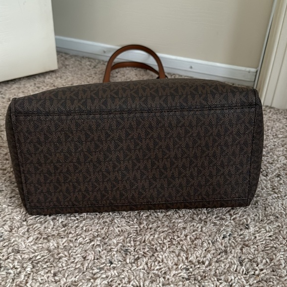 Michael Kors Tote - Picture 5 of 5